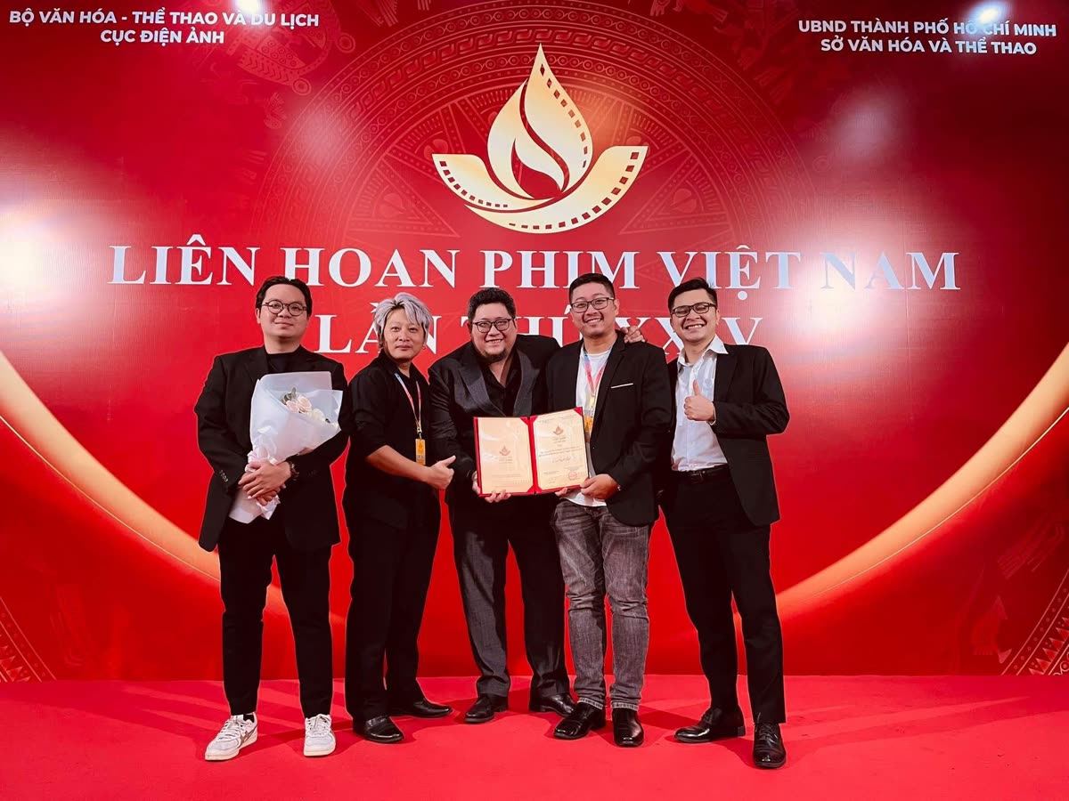 Đoàn phim tại Liên hoan phim Việt Nam
